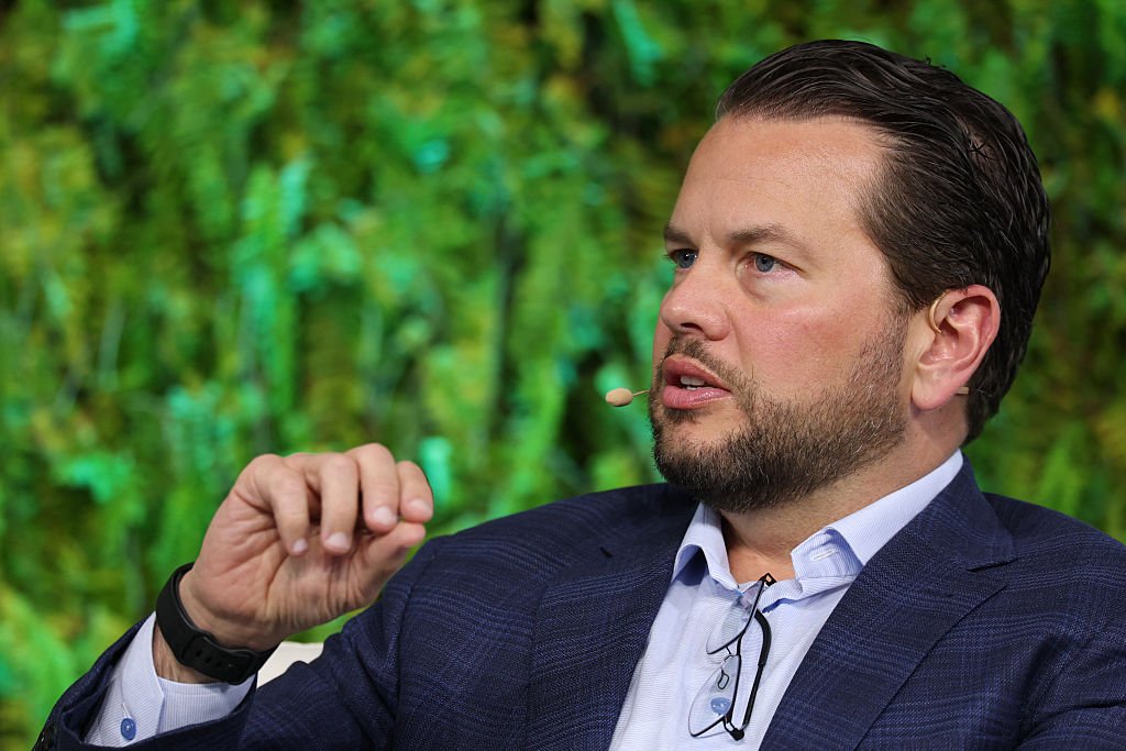 Pinterest CEO Urges Governments to Ban Social Media for Under-16s