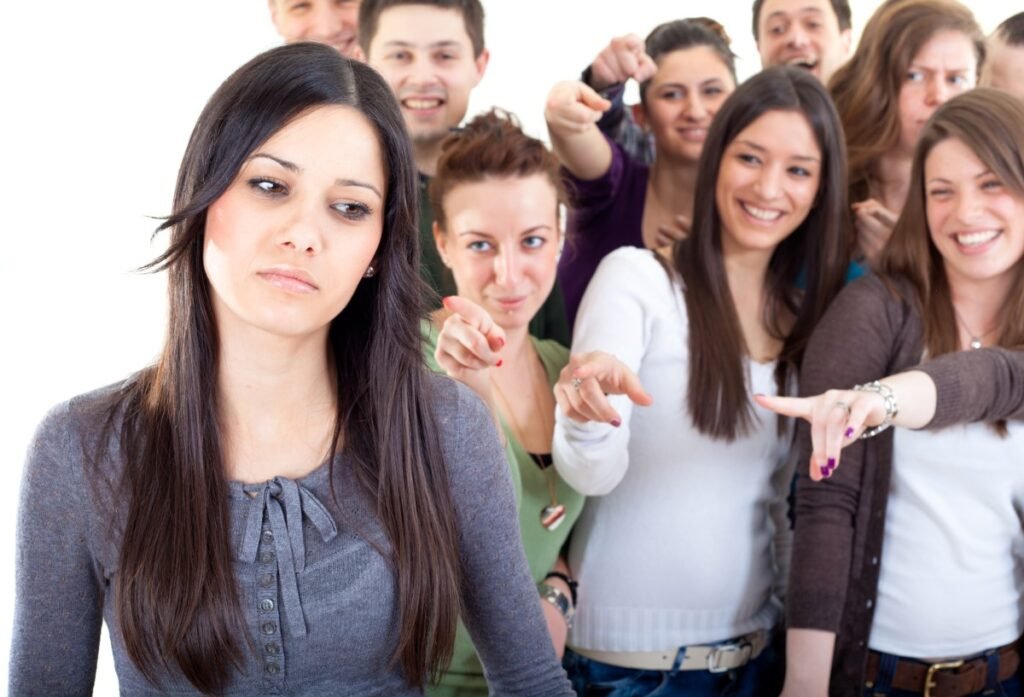 Meta AI App: Why Your Friends Receive Usage Notifications